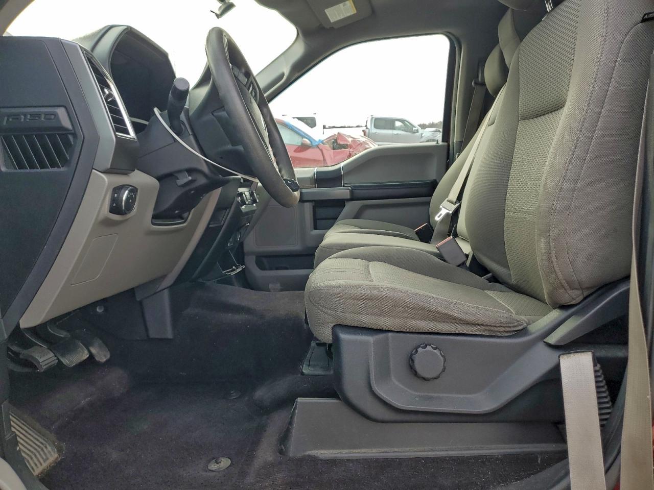 Ford F-150 Supercrew Image 4