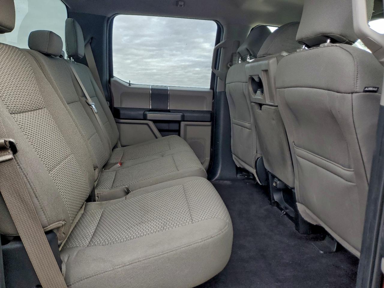 Ford F-150 Supercrew Image 6