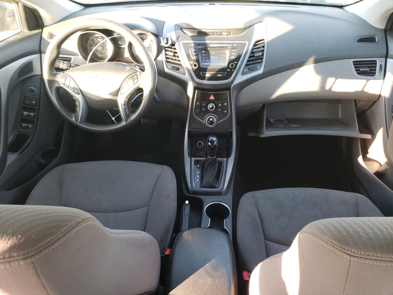 Hyundai ELANTRA Se Image 12