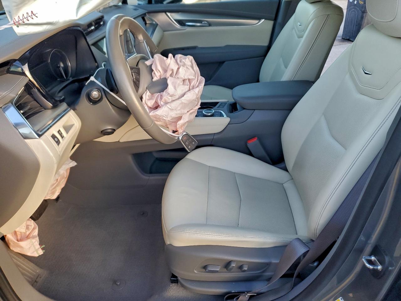 Cadillac XT5 Premium Luxury Image 11