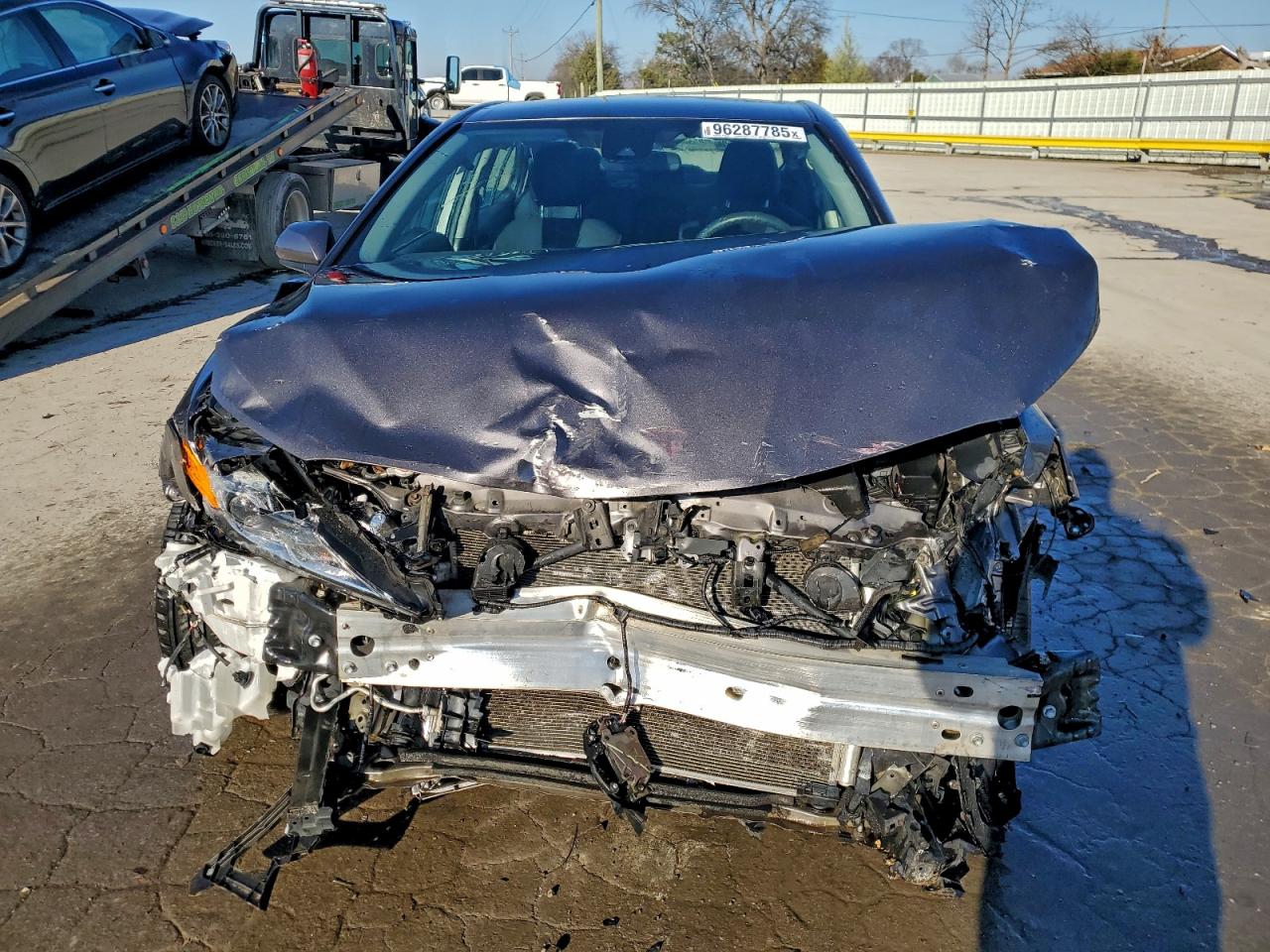 Toyota Camry Le Image 5