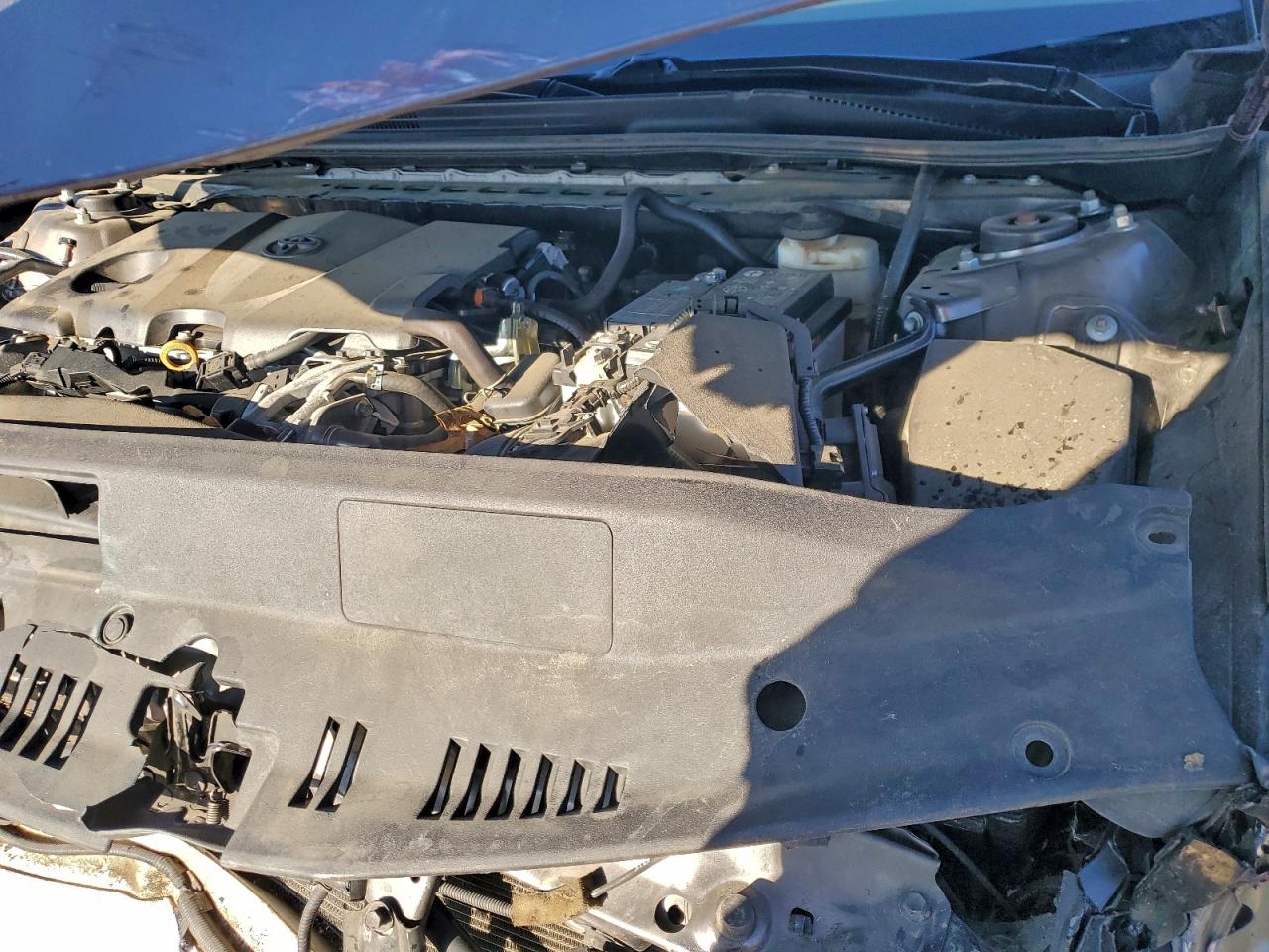 Toyota Camry Le Image 10