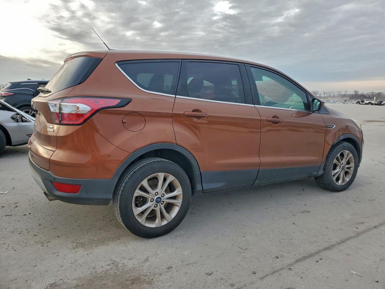 Ford Escape Se Image 4