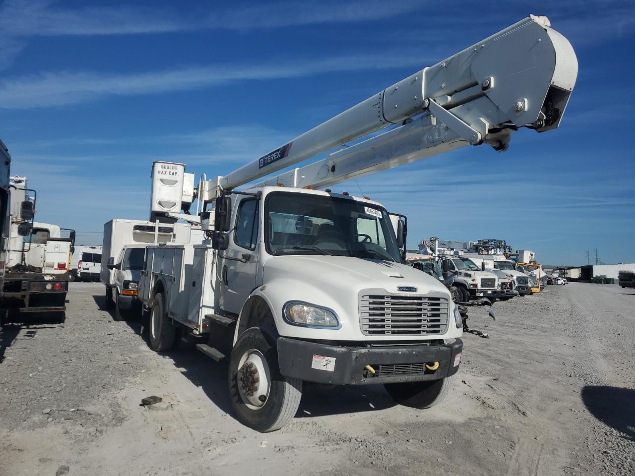 Freightliner M2 106 Medium Duty Image 1