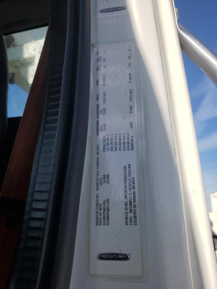 Freightliner M2 106 Medium Duty Image 3