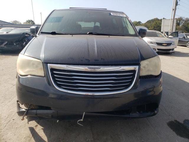 Chrysler Minivan Touring Image 9