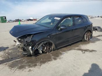  Salvage Porsche Cayenne