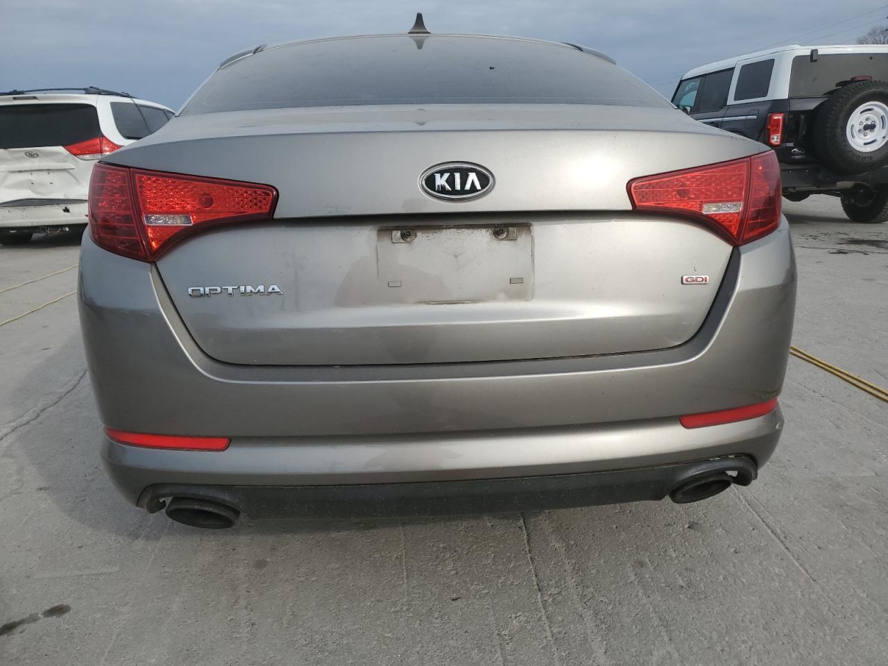 Kia Optima Lx Image 11