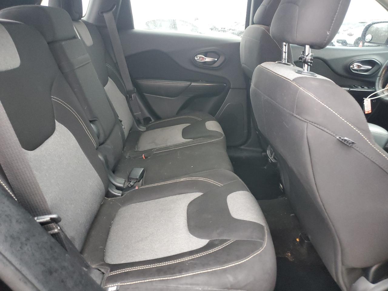 Jeep Grand Cherokee Latitude Image 12