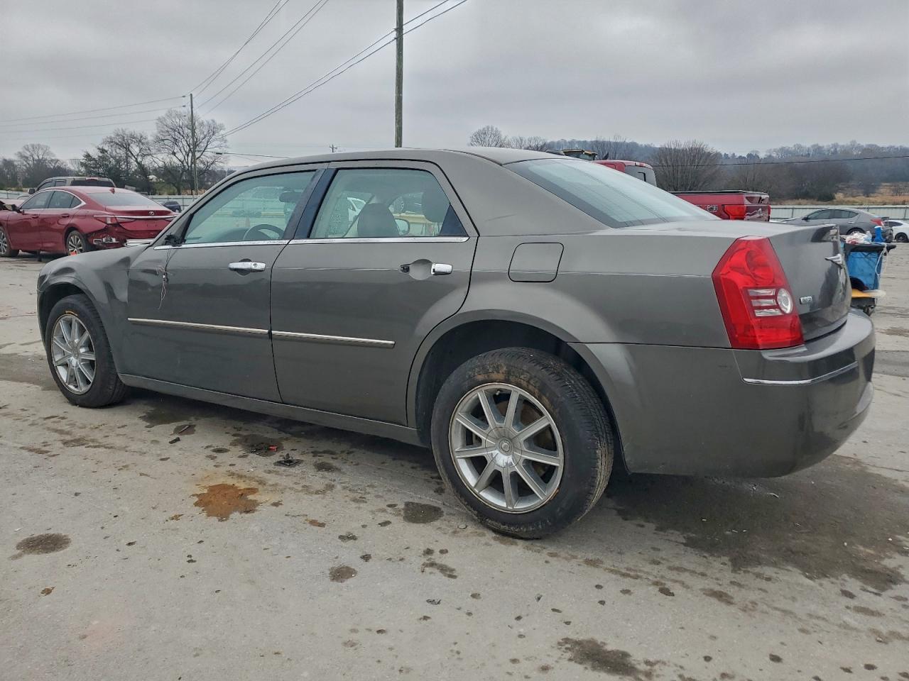 Chrysler 300 Touring Image 12
