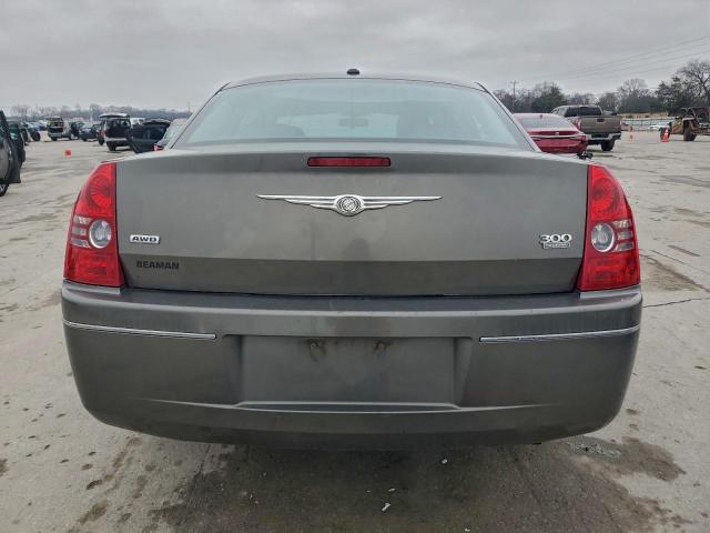 Chrysler 300 Touring Image 7