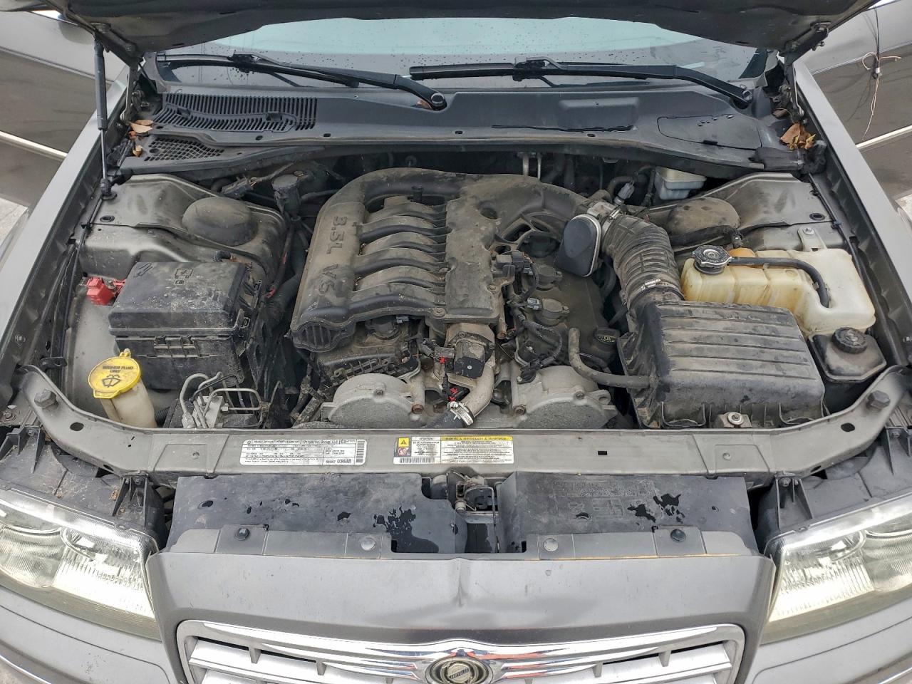 Chrysler 300 Touring Image 10