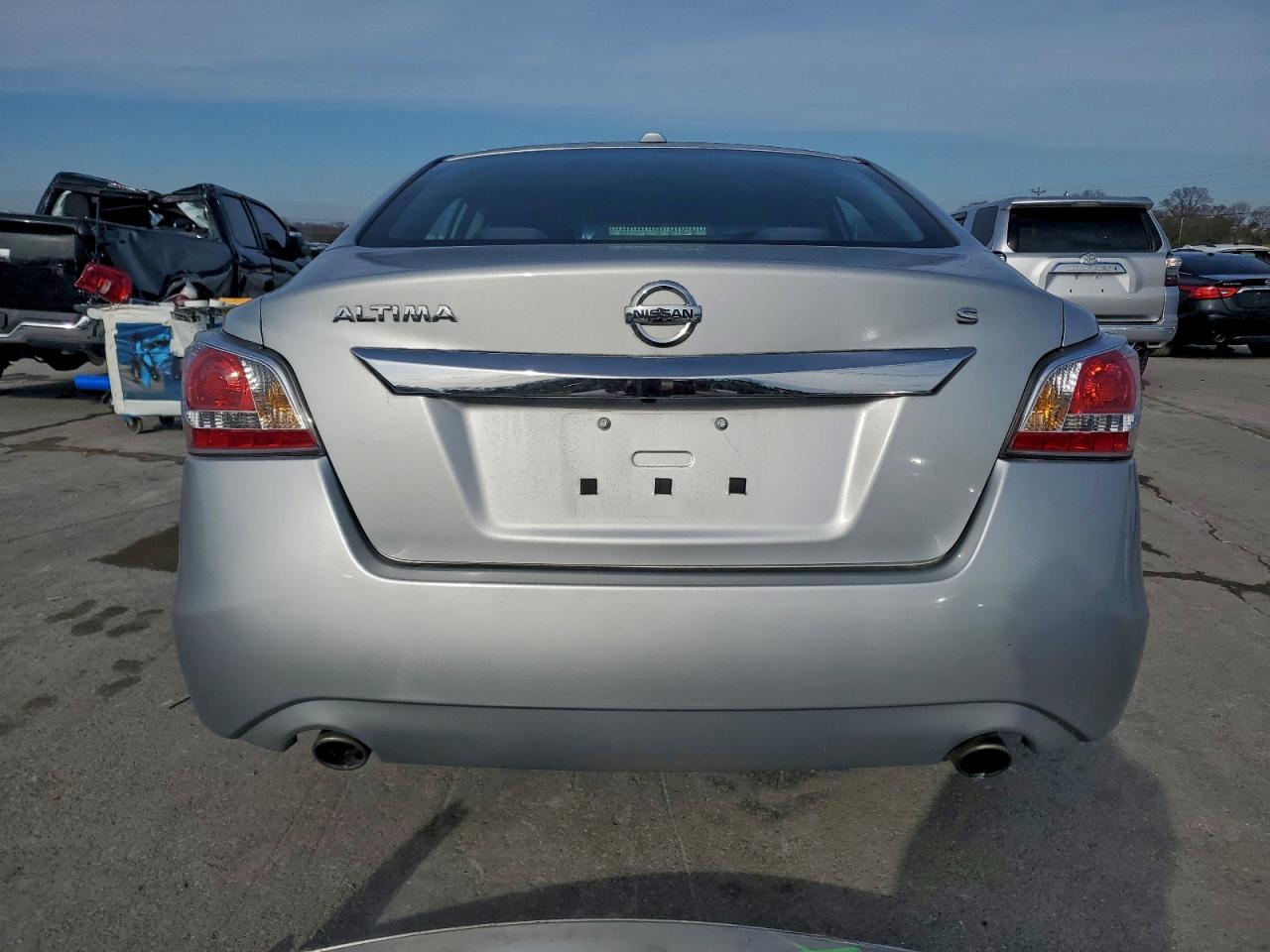 Nissan Altima 2.5 Image 2