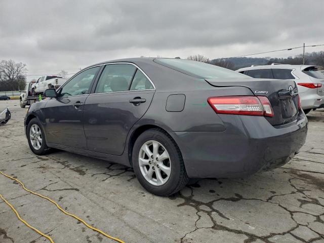 Toyota Camry Base Image 3