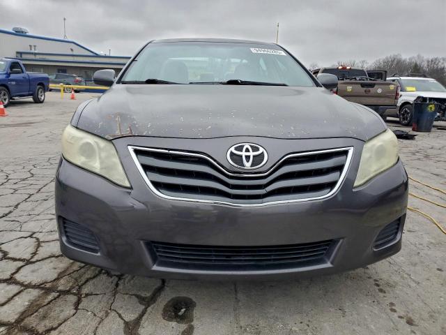 Toyota Camry Base Image 10