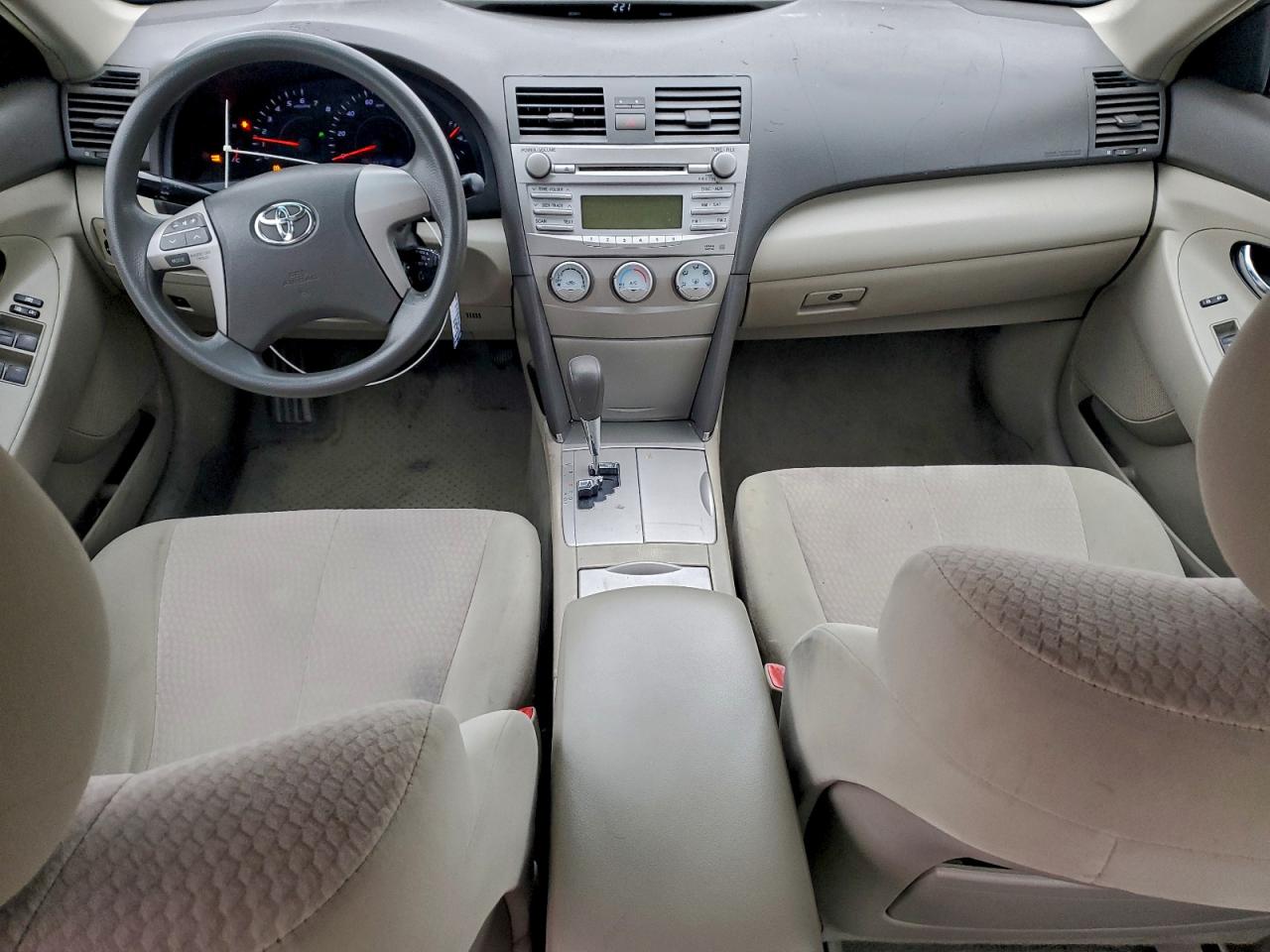 Toyota Camry Base Image 5