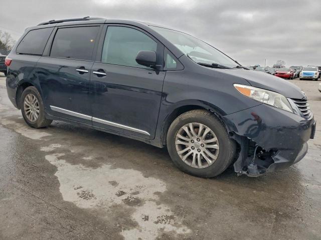 Toyota Sienna Xle Image 2