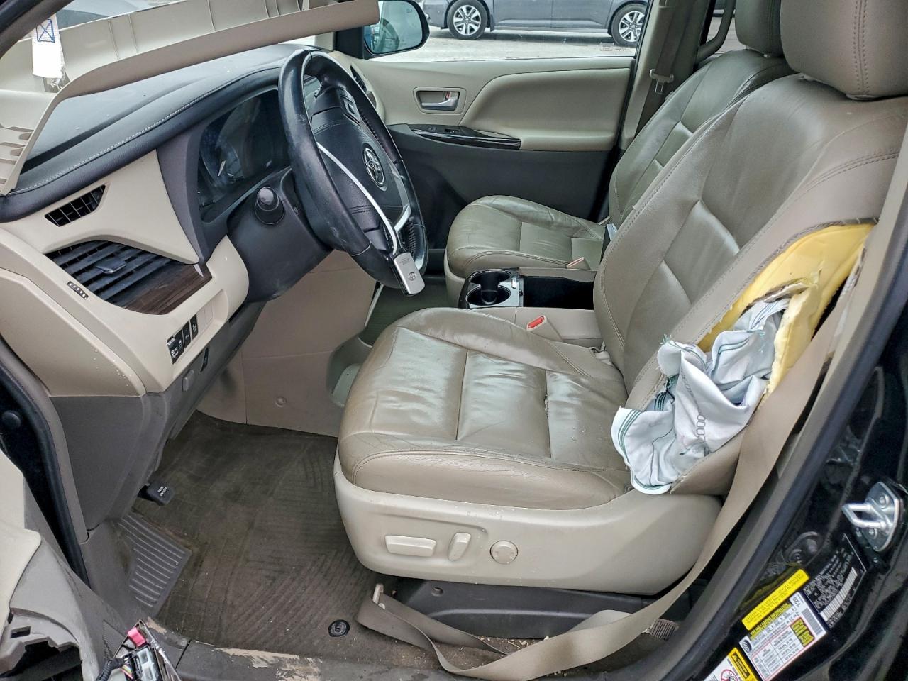 Toyota Sienna Xle Image 3