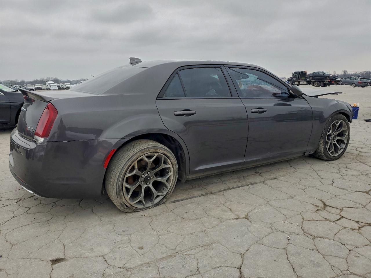 Chrysler 300 S Image 10