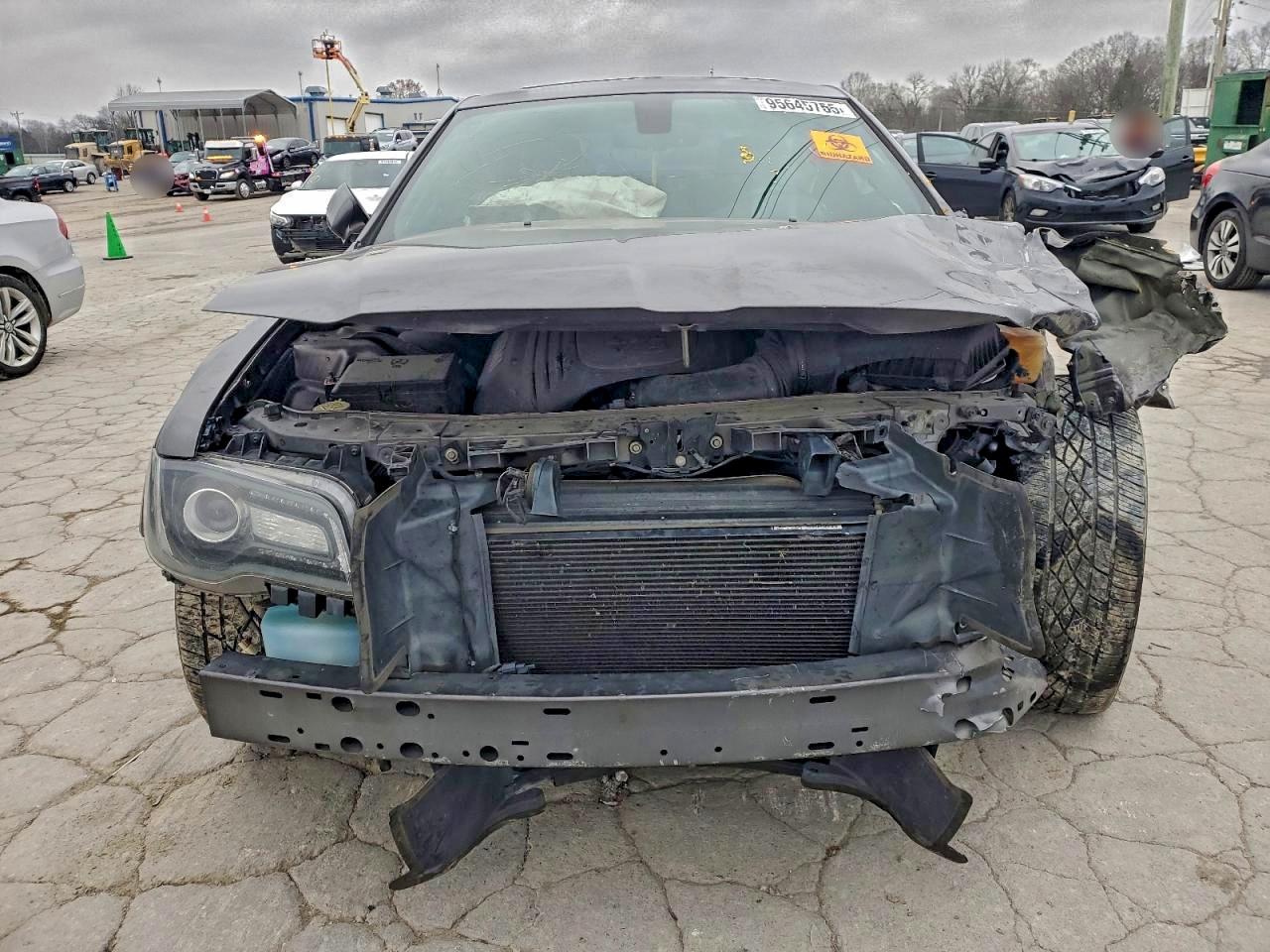 Chrysler 300 S Image 12