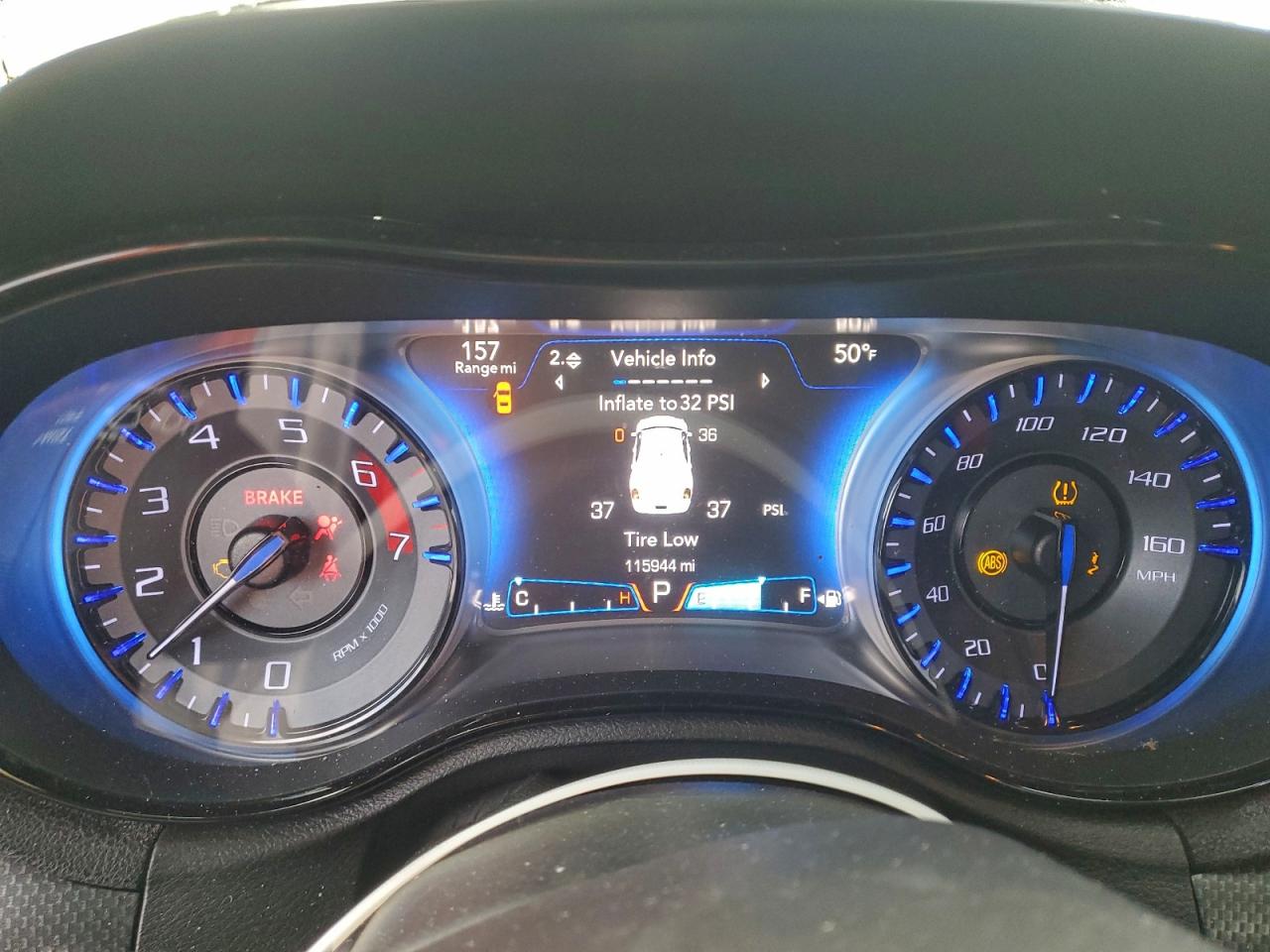 Chrysler 300 S Image 6