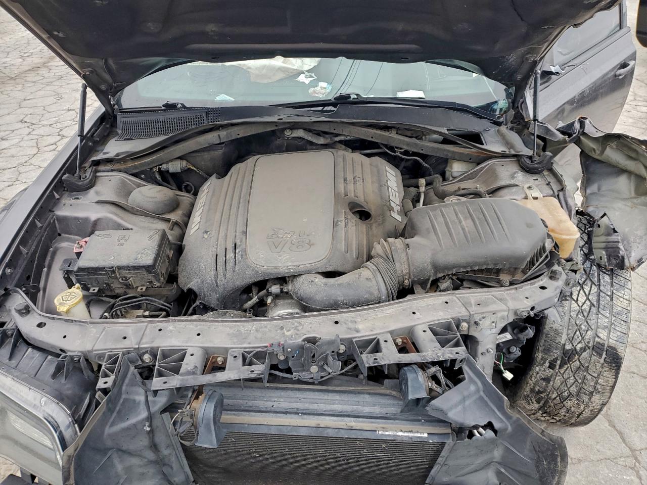 Chrysler 300 S Image 8