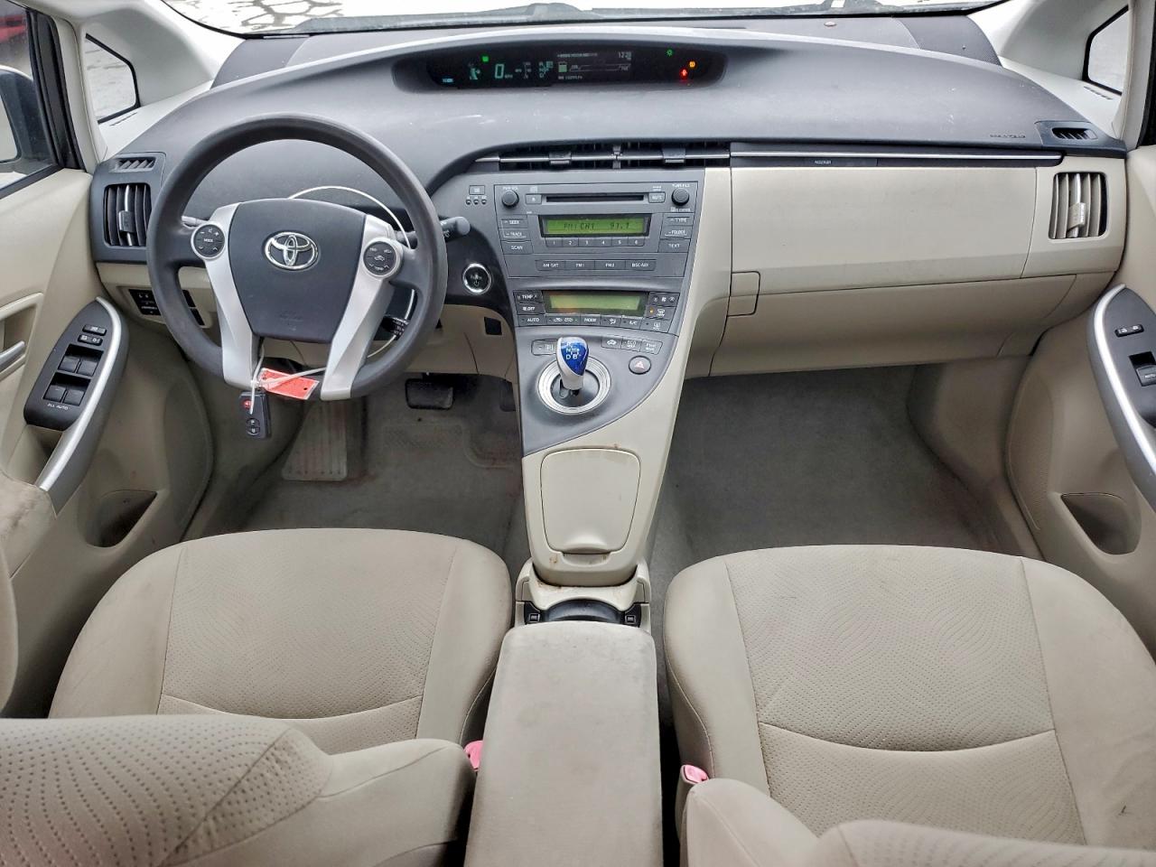 Toyota Prius Image 2