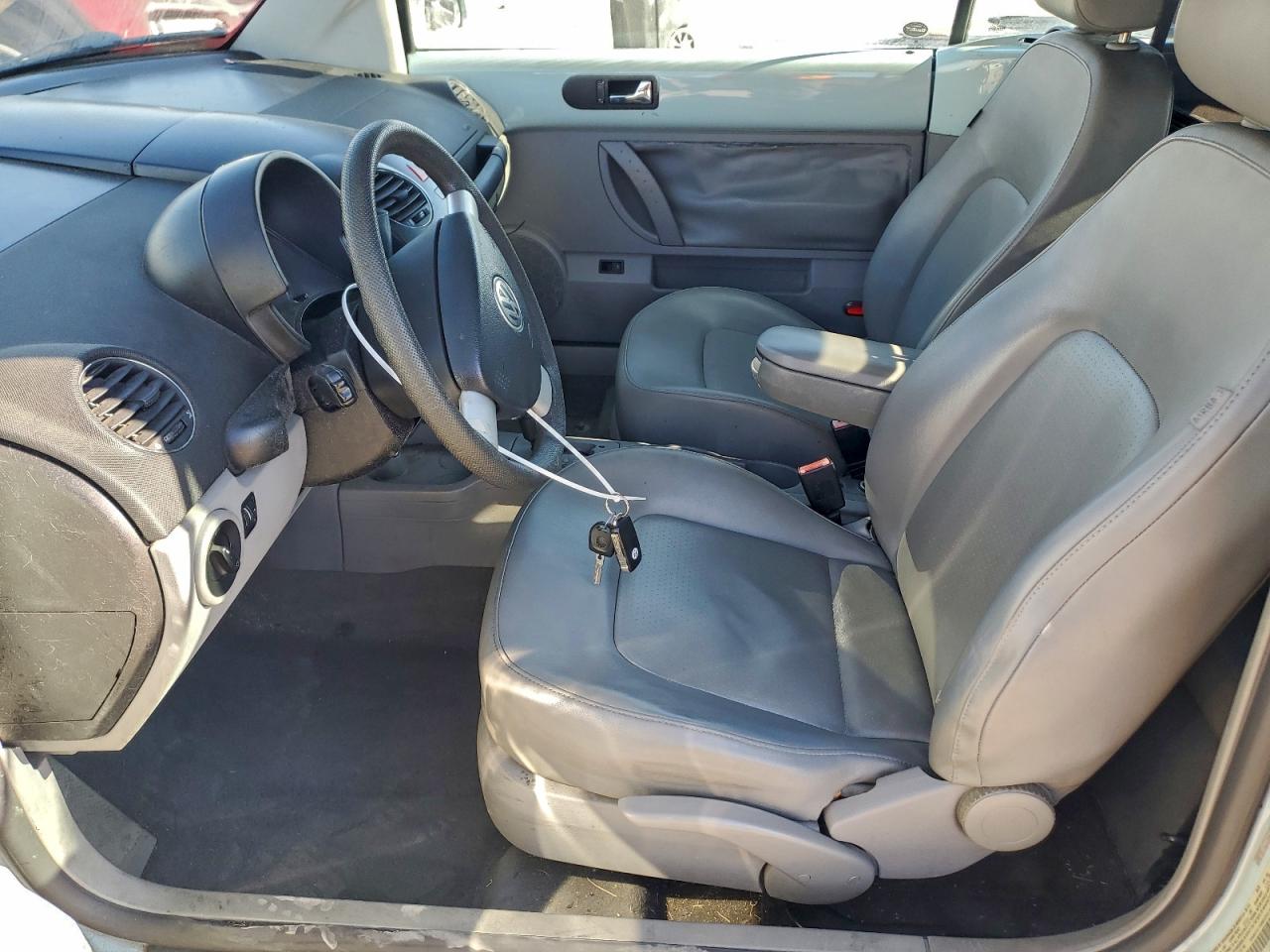 Volkswagen Beetle Convertible Option Package 1 Image 12