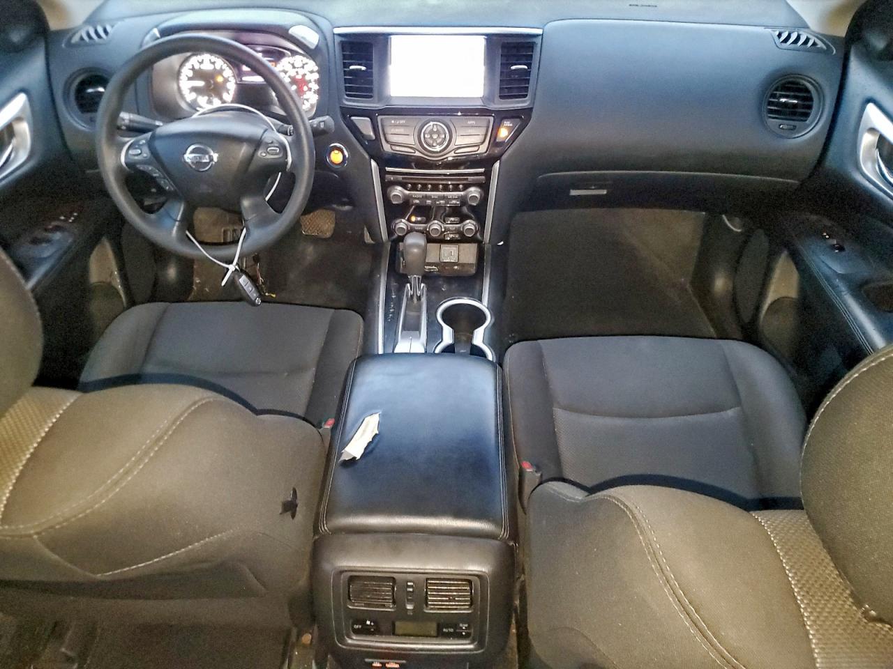 Nissan Pathfinder S Image 12