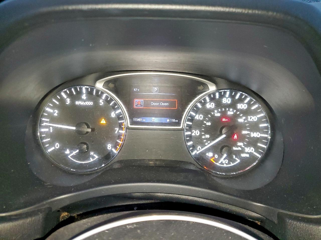 Nissan Pathfinder S Image 11