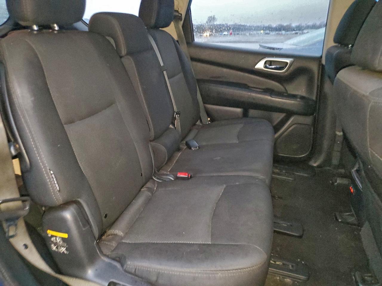 Nissan Pathfinder S Image 13