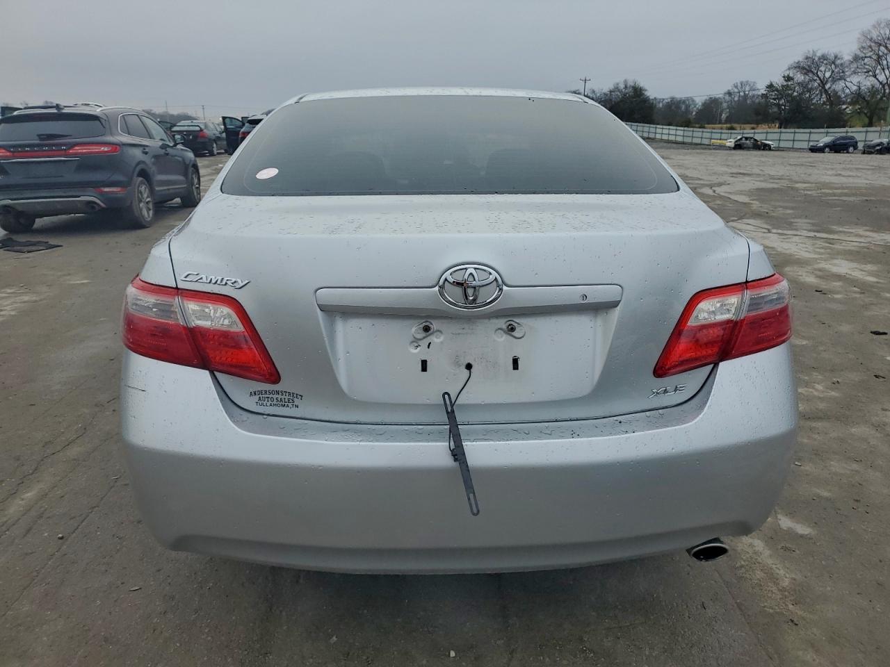 Toyota Camry Base Image 8