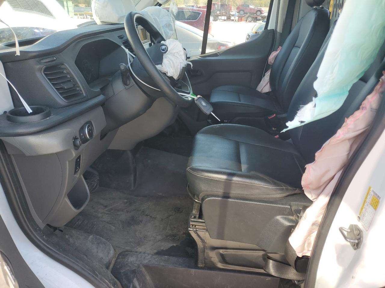 Ford Transit T-250 Image 12