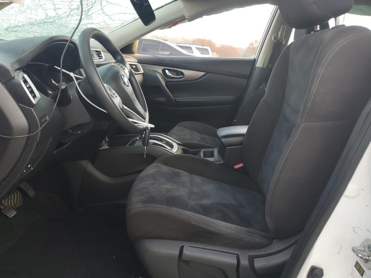 Nissan Rogue S Image 4