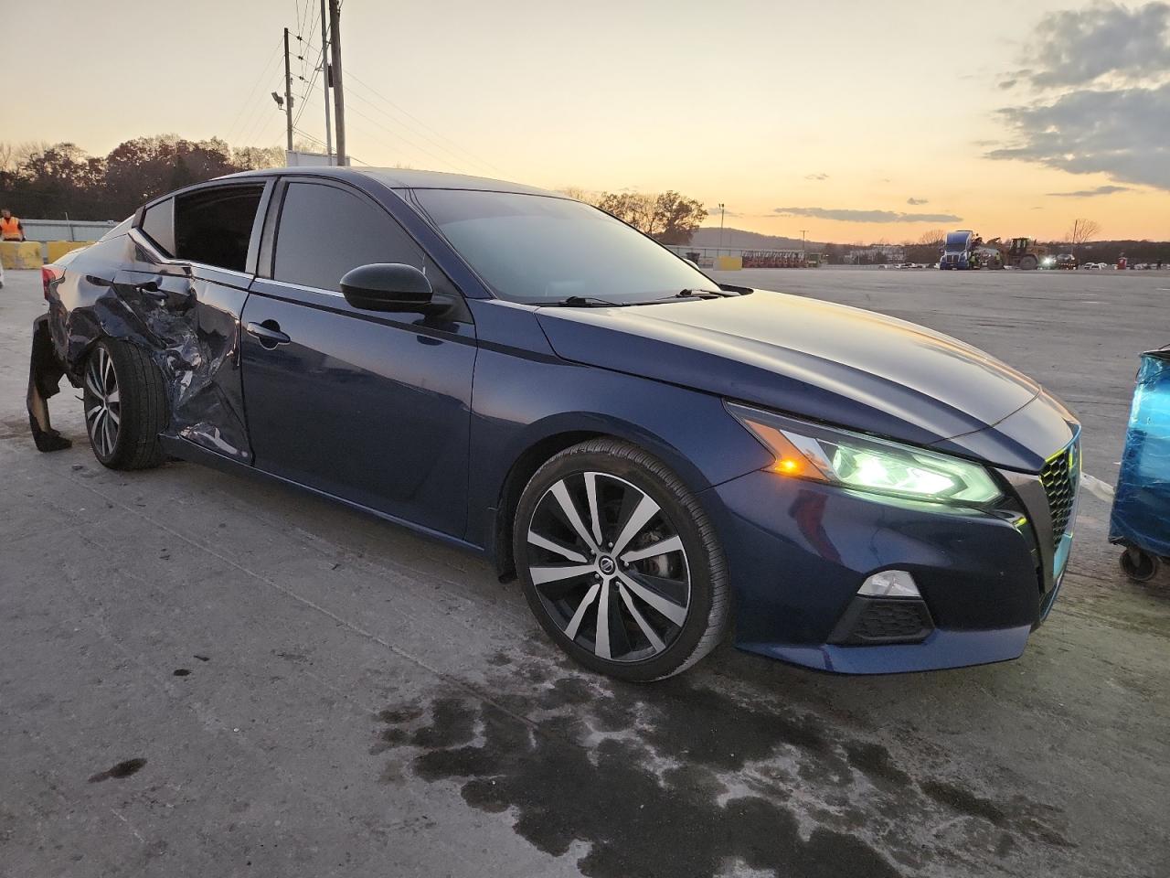 Nissan Altima Sr Image 11