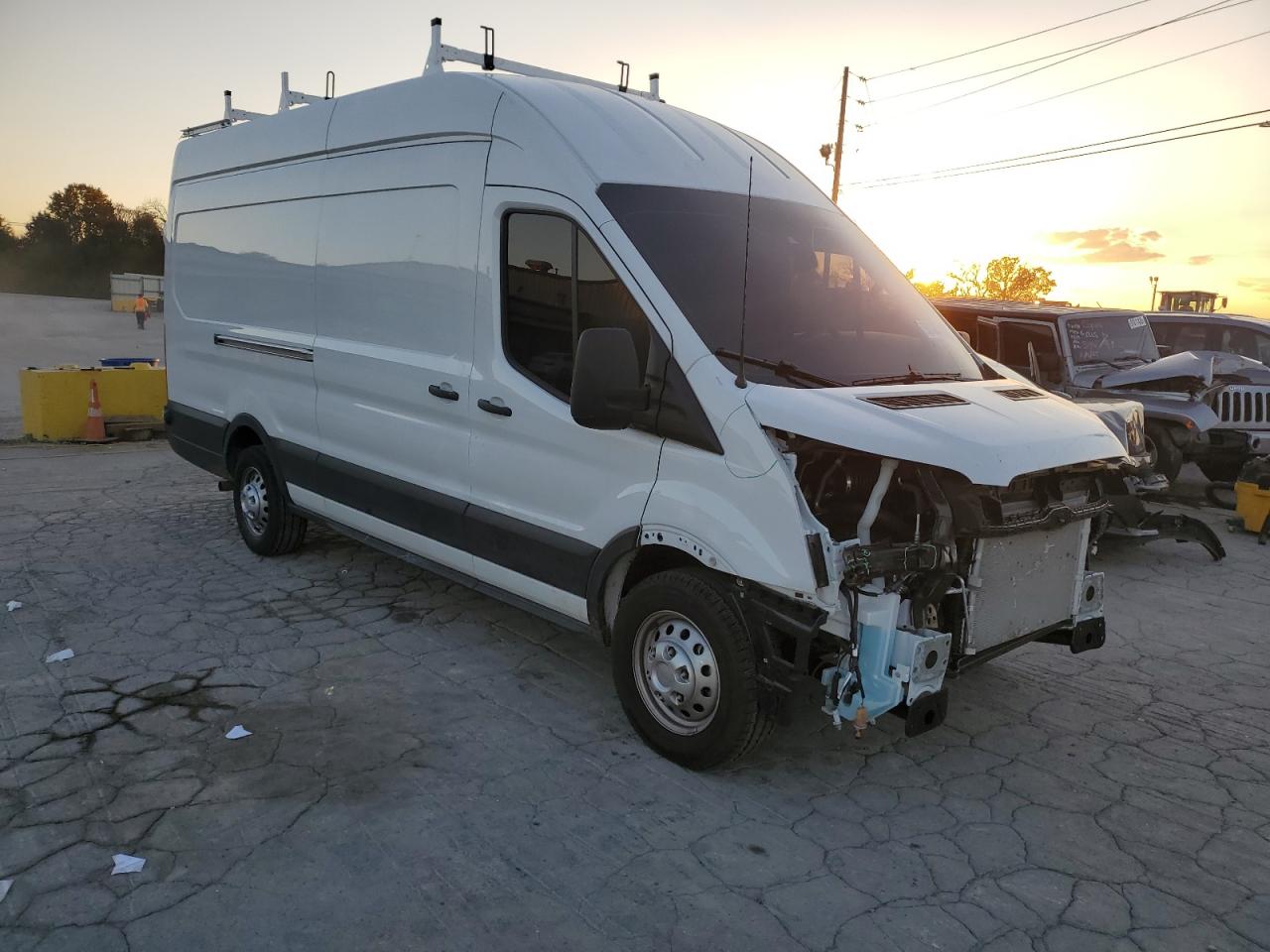 Ford Transit T-250 Image 3