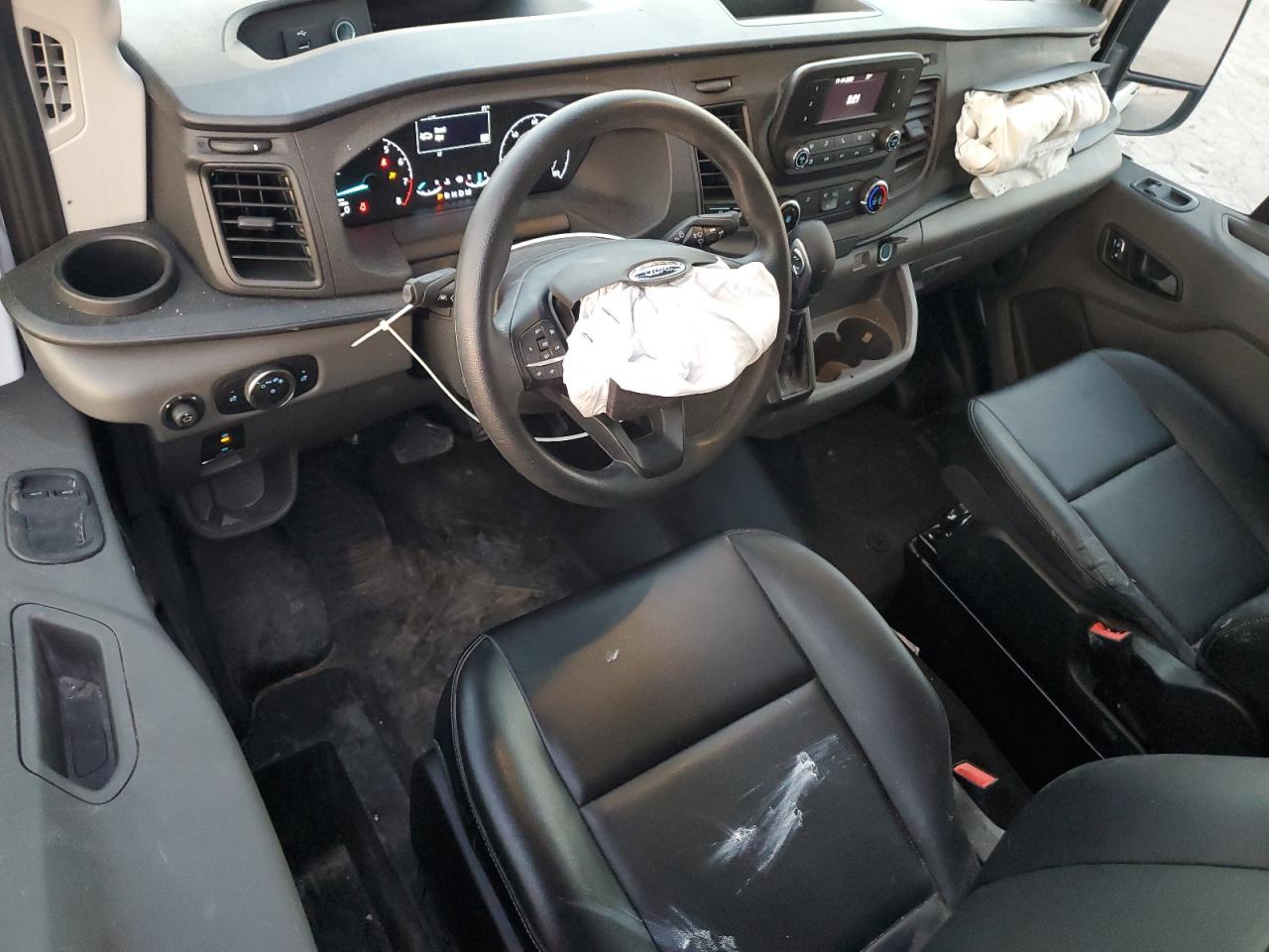 Ford Transit T-250 Image 12