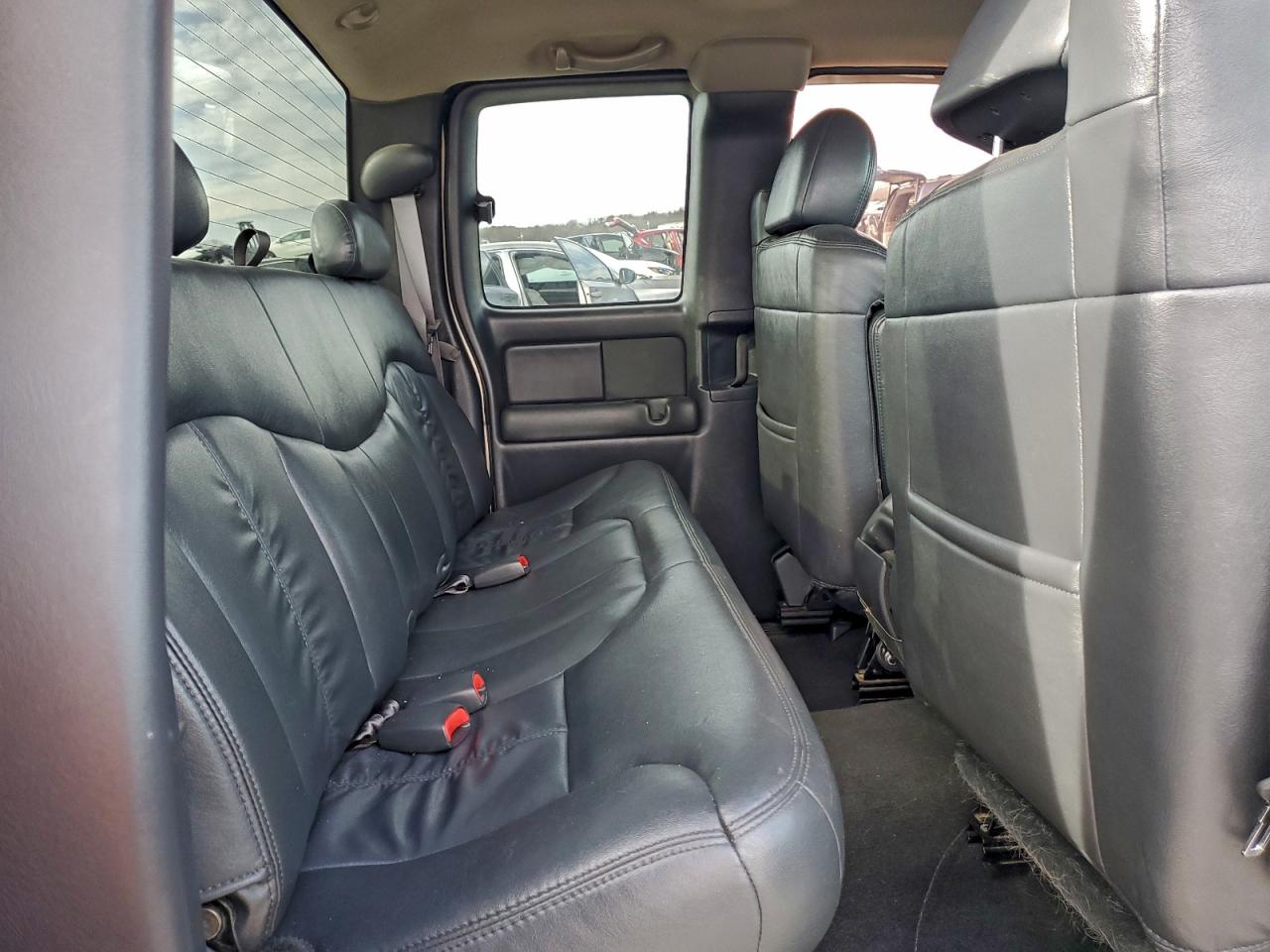 Chevrolet Silverado K1500 Image 7