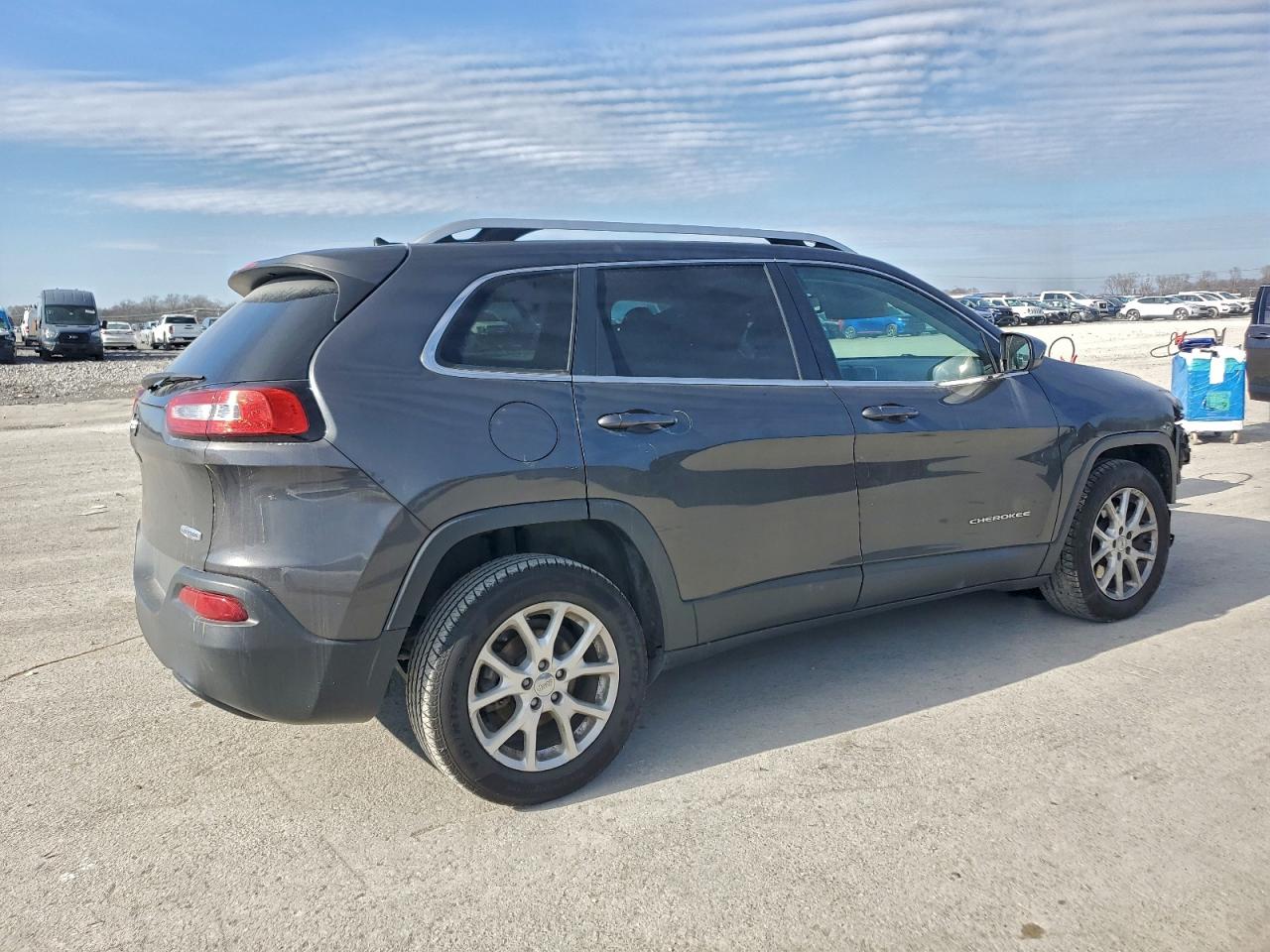 Jeep Grand Cherokee Latitude Image 2