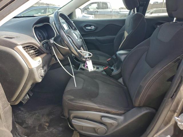 Jeep Grand Cherokee Latitude Image 11