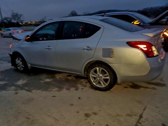 Nissan Versa S Image 11