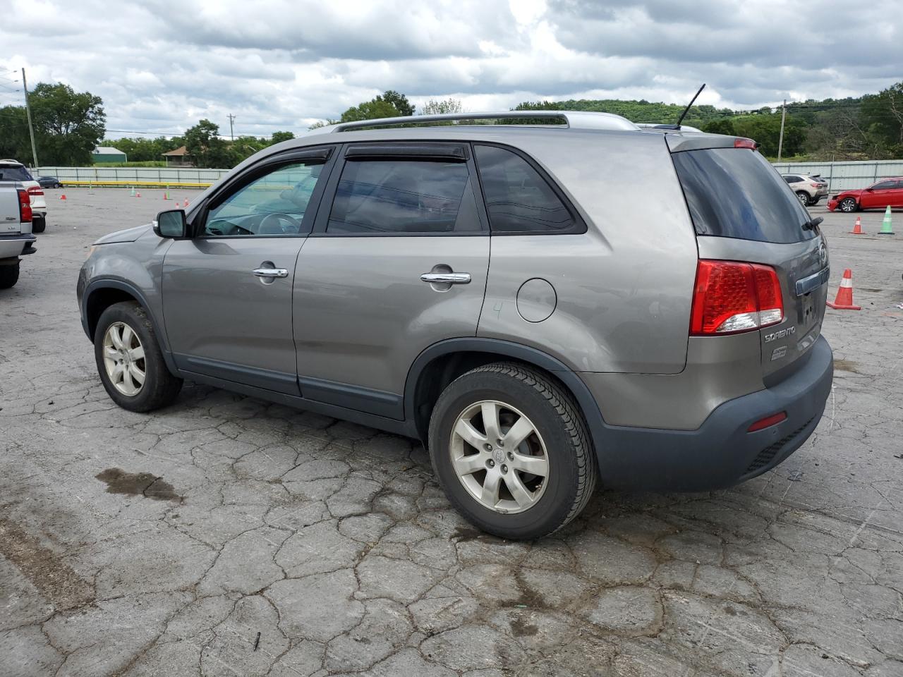Kia Sorento Base Image 3
