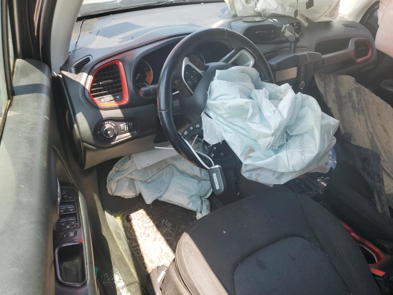 Jeep Renegade Trailhawk Image 9