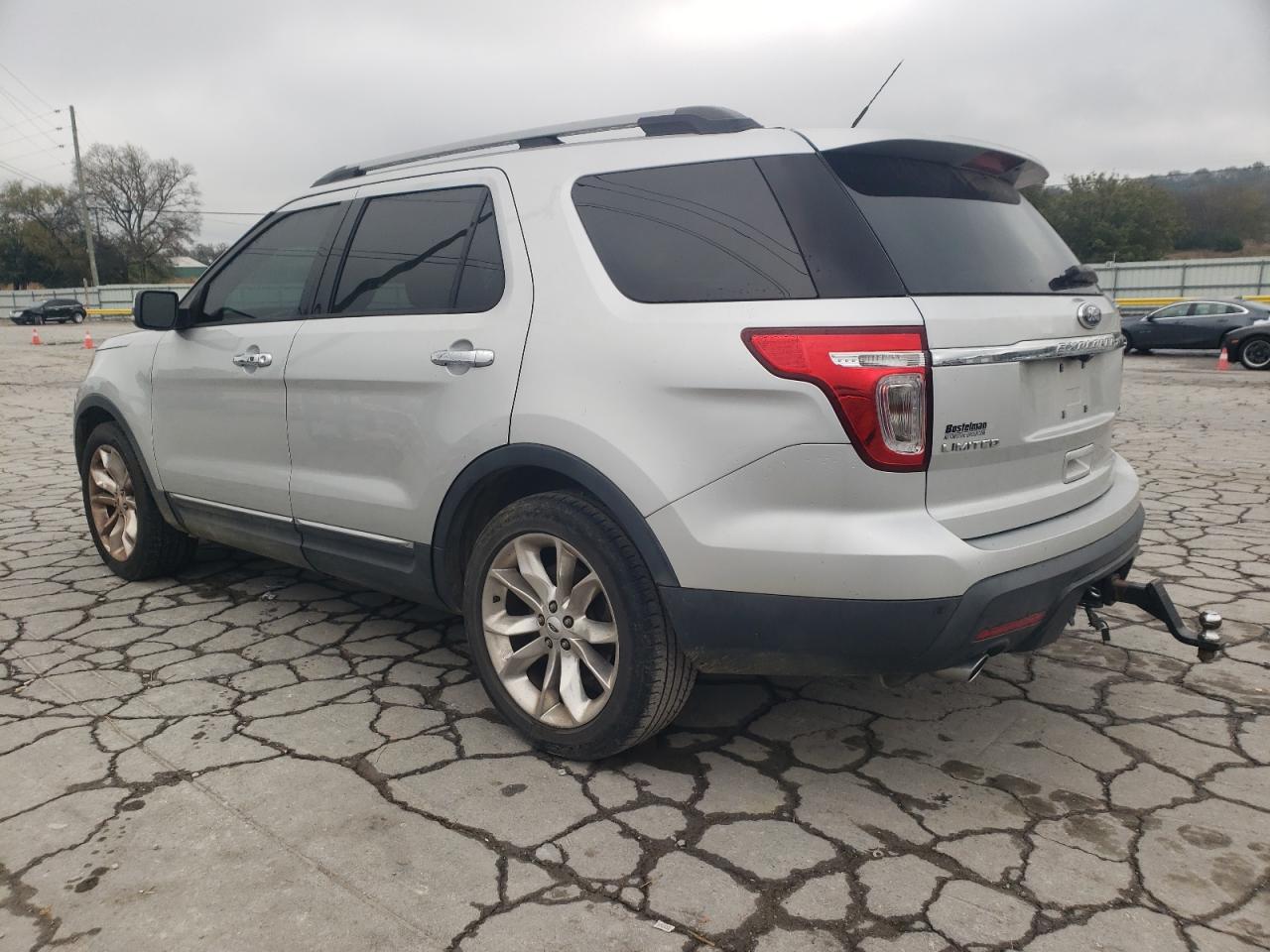 Ford Explorer Limited Image 2