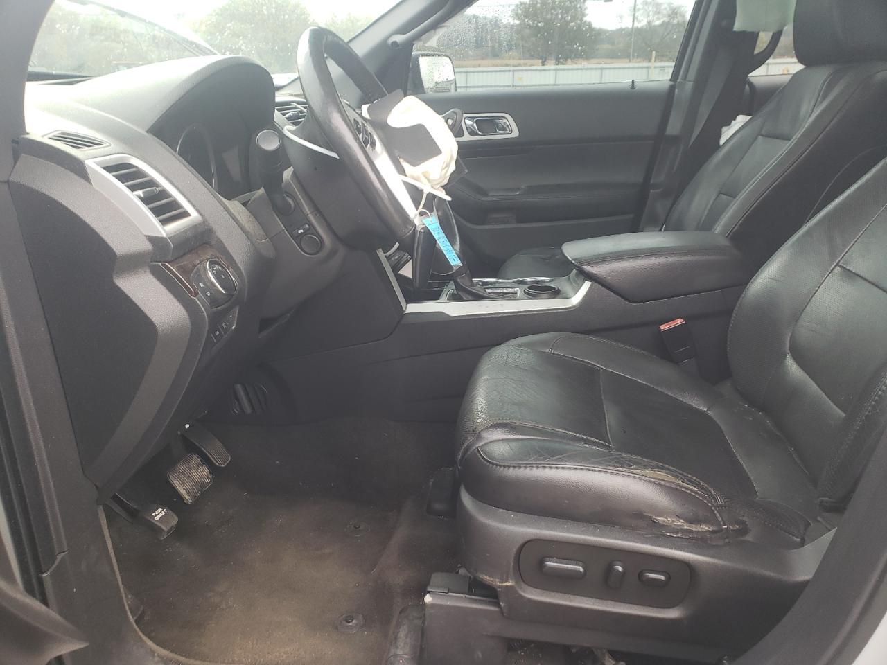 Ford Explorer Limited Image 5