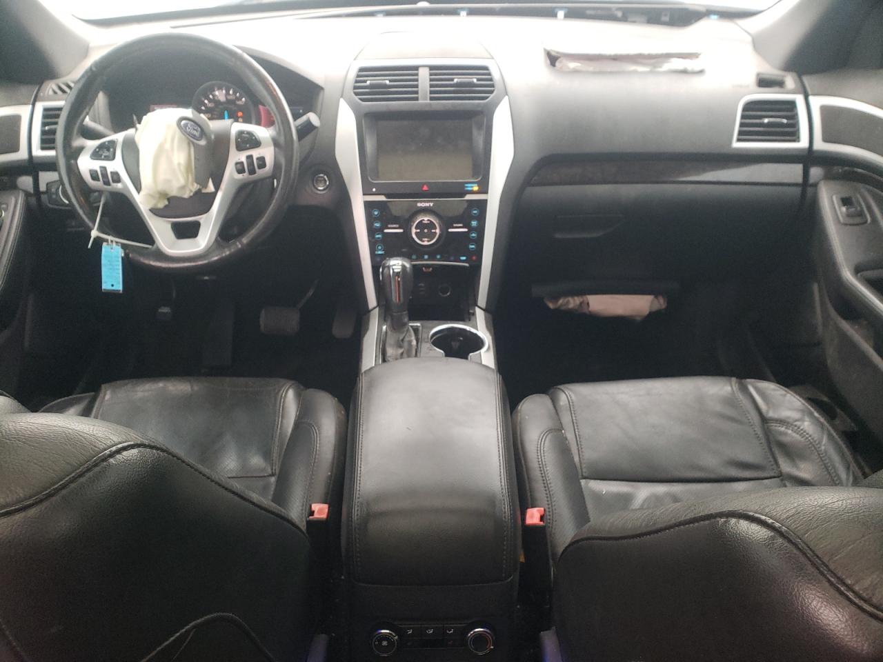 Ford Explorer Limited Image 6