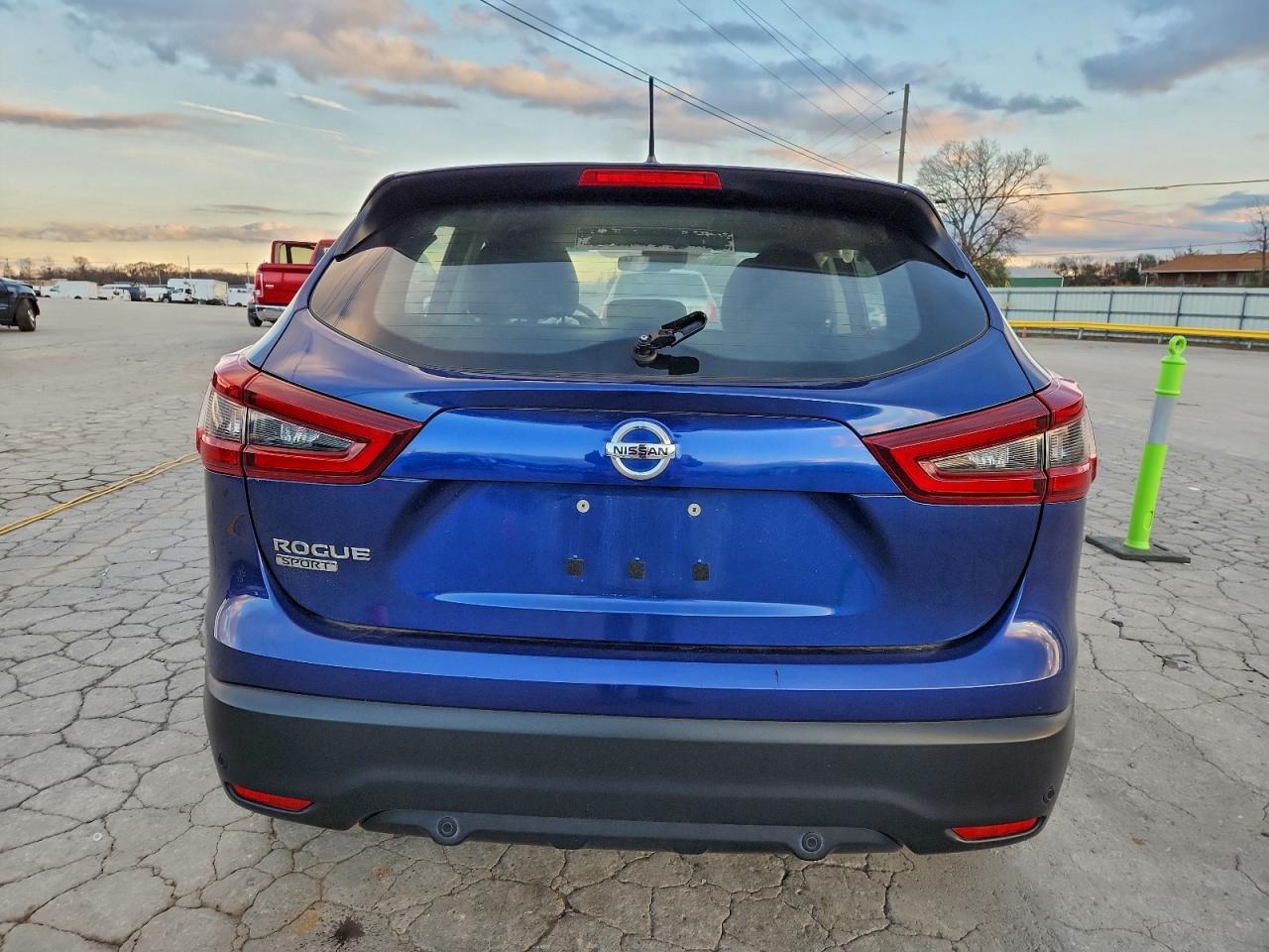 Nissan Rogue S Image 10