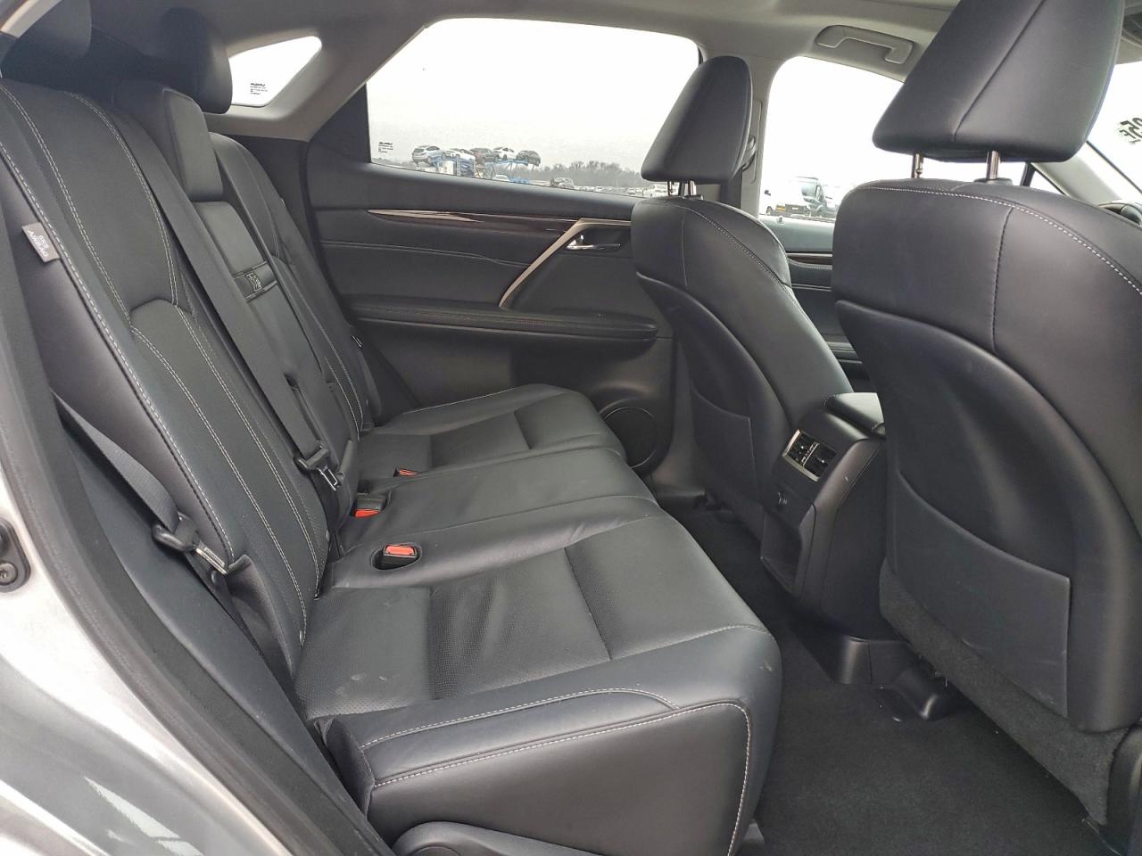 Lexus RX 350 Base Image 10