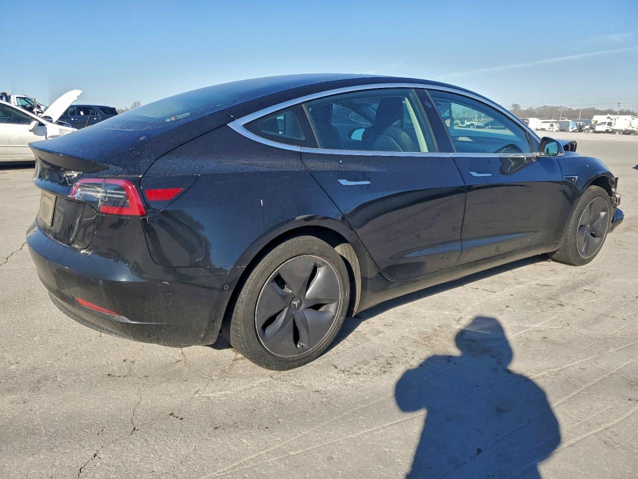 Tesla Model 3 Image 3