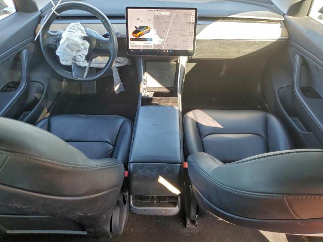 Tesla Model 3 Image 8